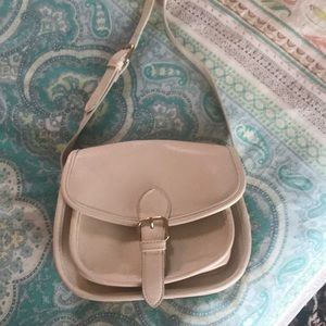 Forever 21 like-new winter white purse